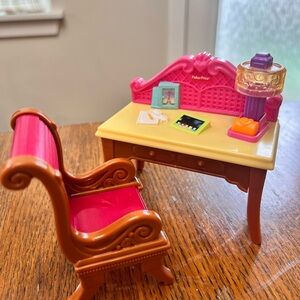 Fisher-Price Pink & Brown Loving Family Desk - working light